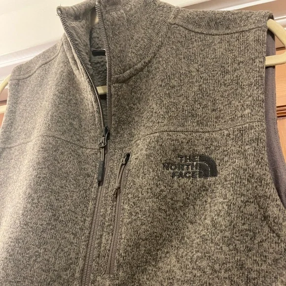 North Face vest - Picture 2 of 4